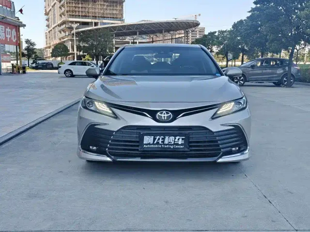Toyota Camry — Фото автомобиля 2