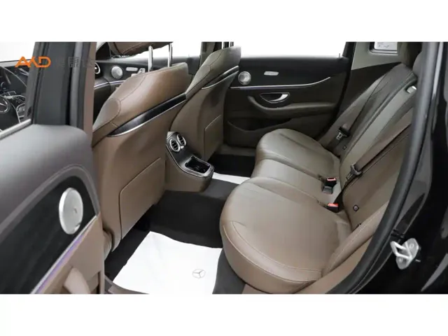 Mercedes-Benz E-Class — Фото автомобиля 7