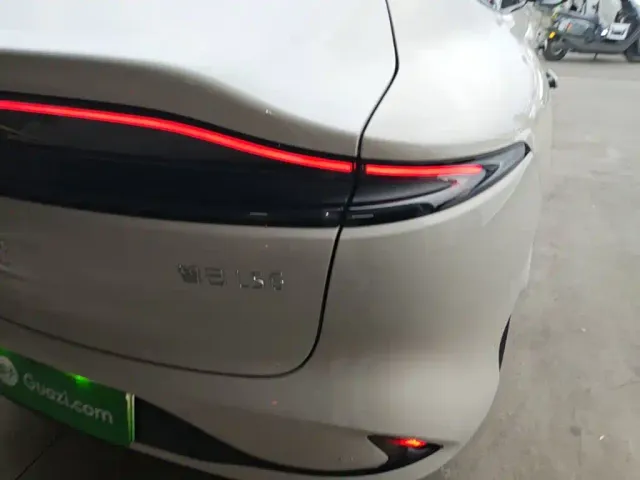 IM Motors LS6 — Фото автомобиля 7