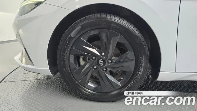 Hyundai AVANTE Avante (CN7) — Фото автомобиля 3