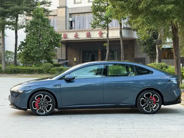 Nissan N7 — Фото автомобиля 24