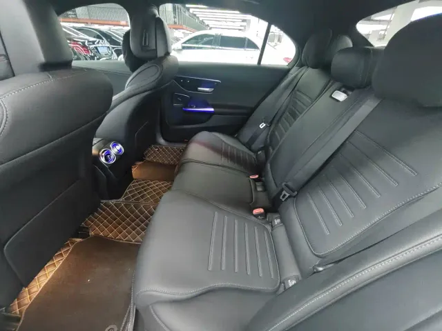 Mercedes-Benz C-Class — Фото автомобиля 10