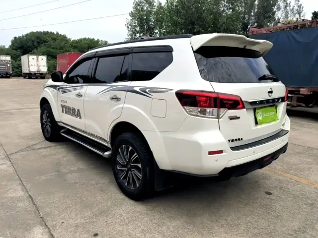 Nissan Terra — Фото автомобиля 4