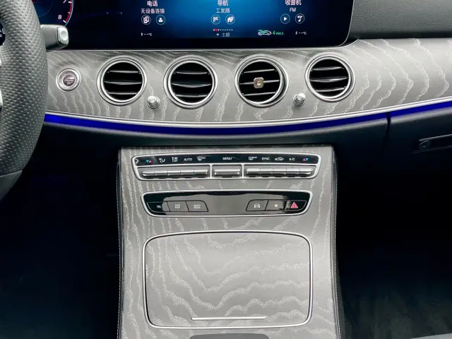 Mercedes-Benz E-Class — Фото автомобиля 10