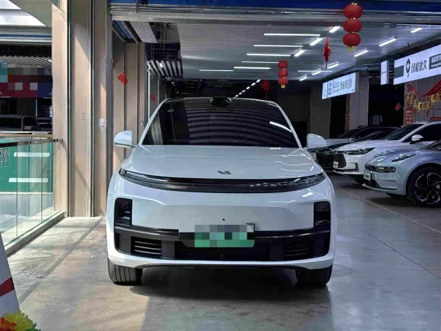 Li Auto L7 — Фото автомобиля 4