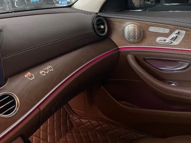 Mercedes-Benz E-Class — Фото автомобиля 10