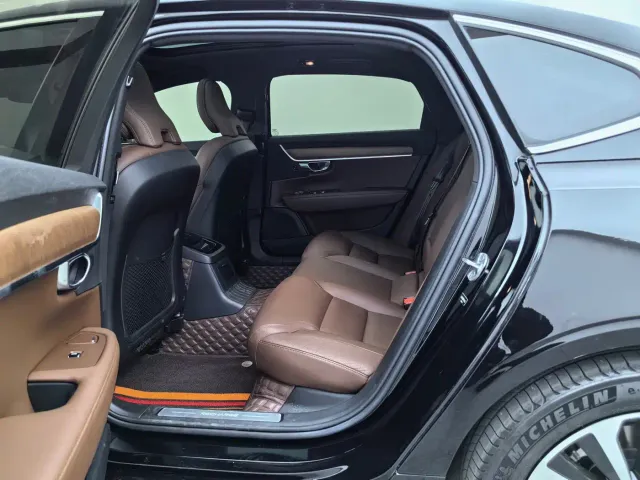 Volvo S90 — Фото автомобиля 17