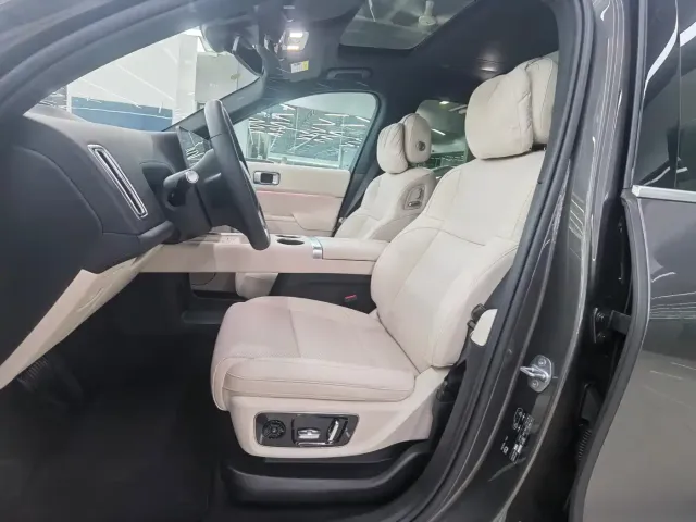 Li Auto L8 — Фото автомобиля 6