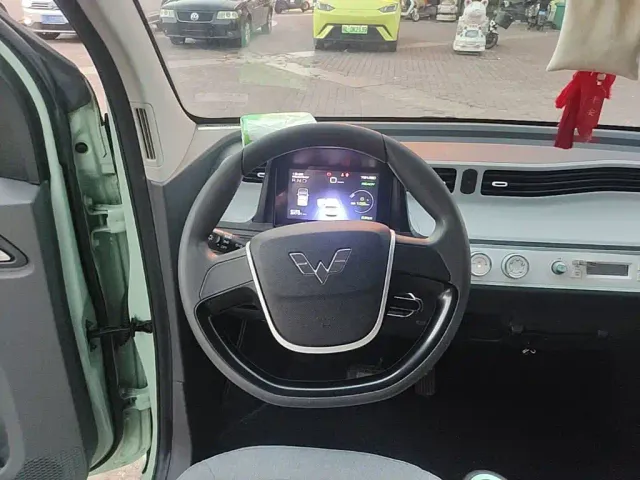Wuling Hongguang Mini EV — Фото автомобиля 10