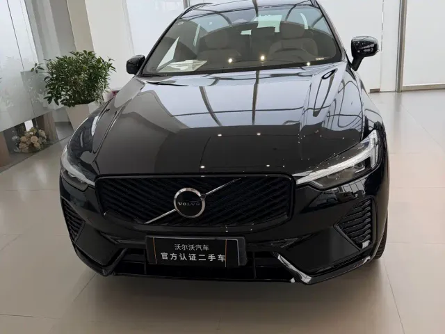 Volvo XC60 — Фото автомобиля 2