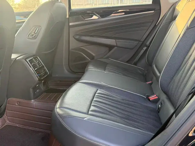 Volkswagen Passat — Фото автомобиля 7
