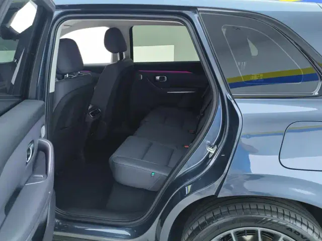 Leapmotor C10 — Фото автомобиля 11