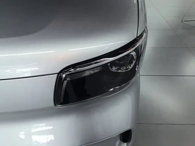 Wuling Zhiguang NEV — Фото автомобиля 23