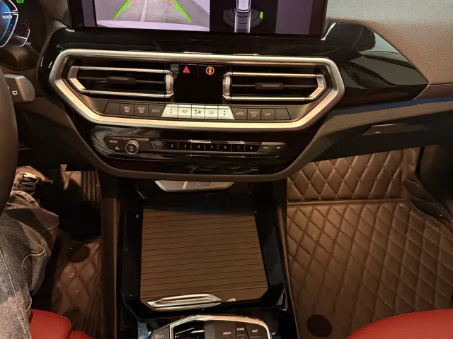 BMW iX3 — Фото автомобиля 13