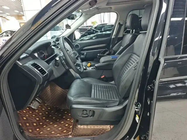 Land Rover Discovery — Фото автомобиля 10