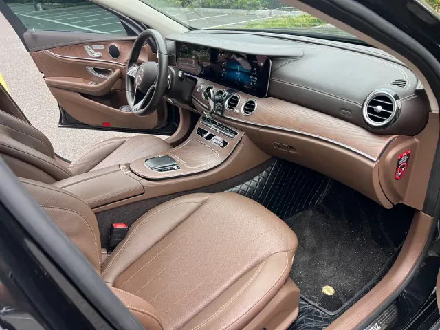 Mercedes-Benz E-Class — Фото автомобиля 11