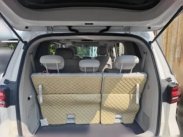Roewe iMAX8 — Фото автомобиля 20