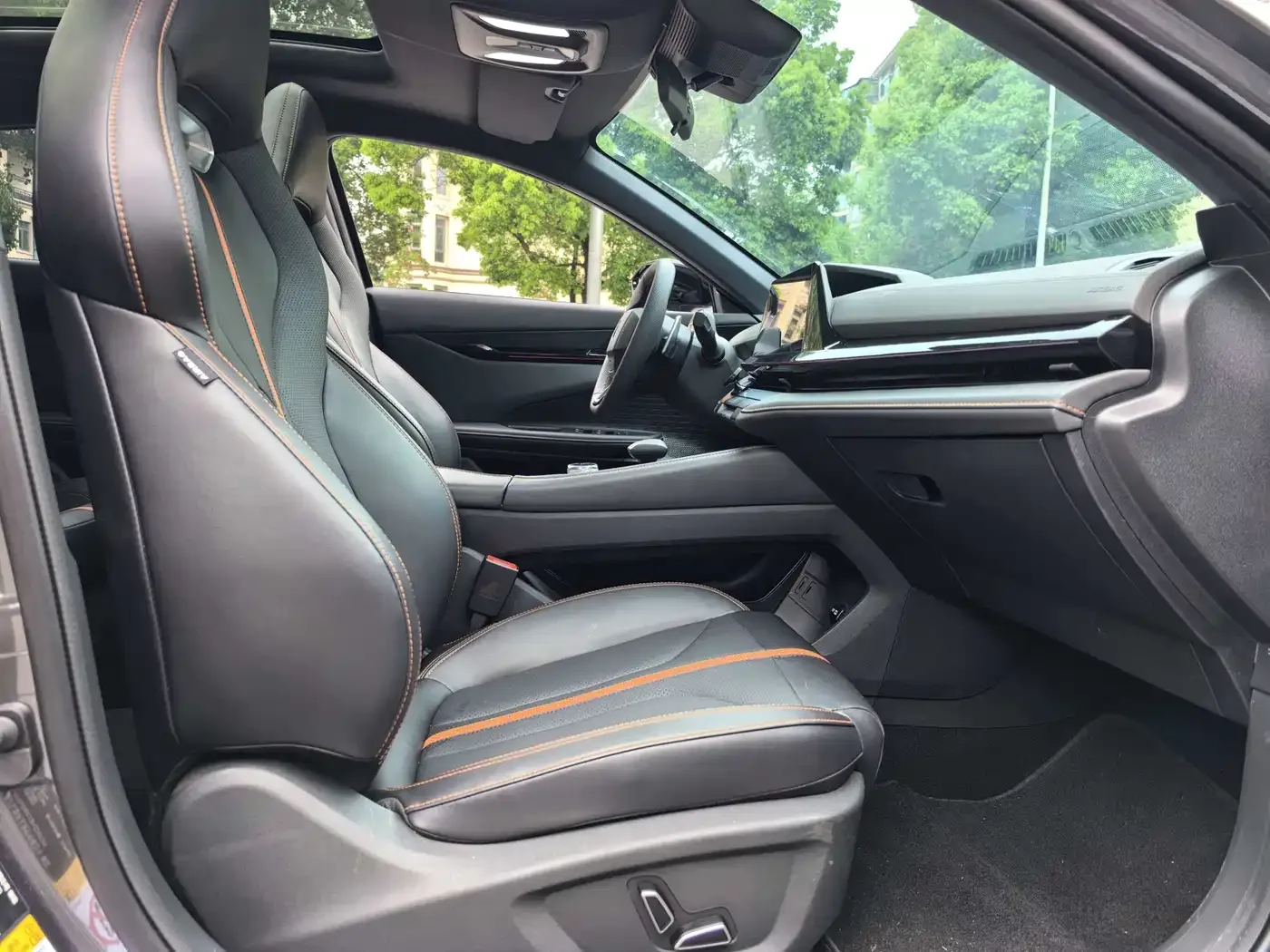 Changan Changan UNI-V 2024 1.5T Deluxe — Фото автомобиля 10