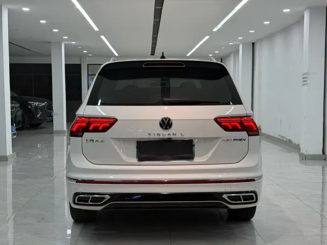Volkswagen Tiguan L PHEV — Фото автомобиля 21