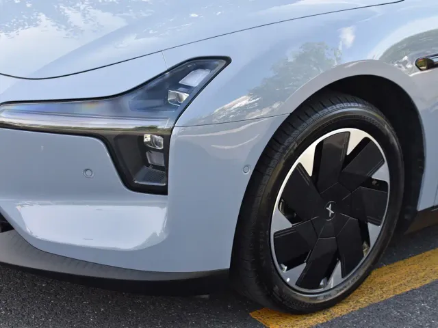 Xpeng MONA M03 — Фото автомобиля 6