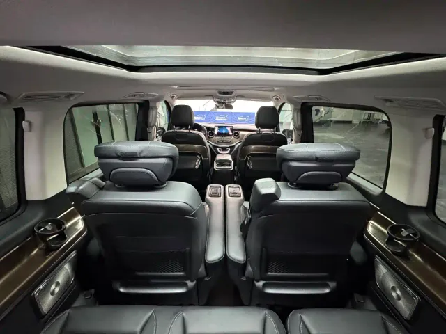 Mercedes-Benz V-Class — Фото автомобиля 21