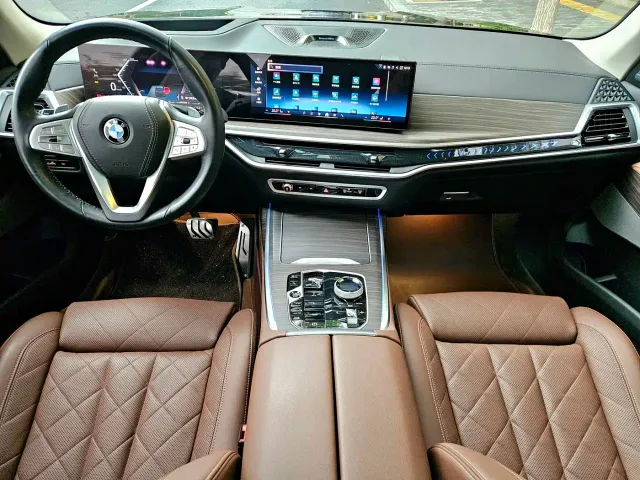 BMW X7 — Фото автомобиля 10