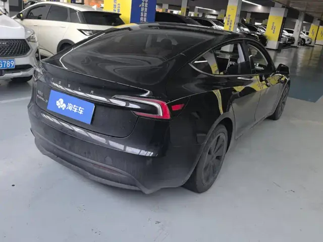 Tesla Model 3 — Фото автомобиля 3