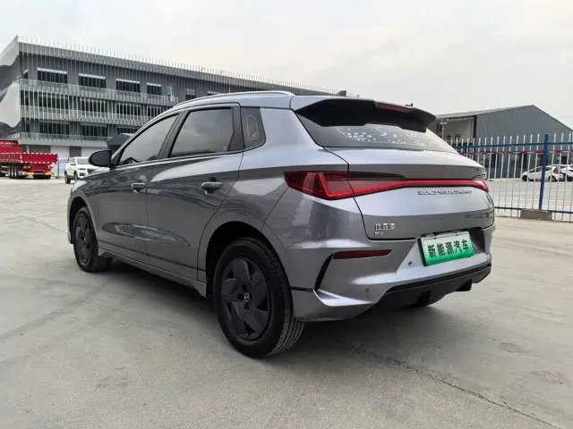 BYD e2 — Фото автомобиля 12