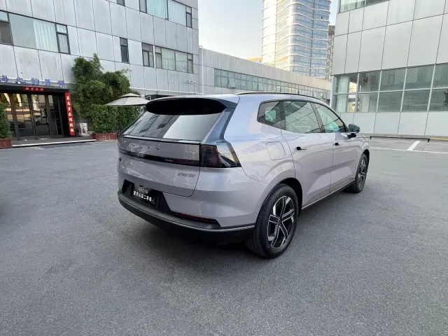 Volvo XC70 Plug-in Hybrid — Фото автомобиля 4