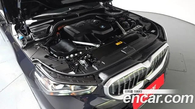 BMW 5 Series G60 — Фото автомобиля 8