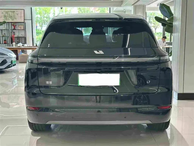 Li Auto L7 — Фото автомобиля 7