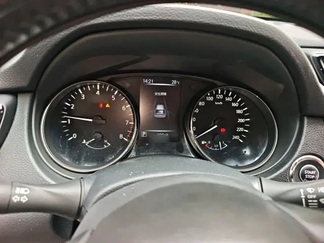 Nissan X-Trail — Фото автомобиля 3