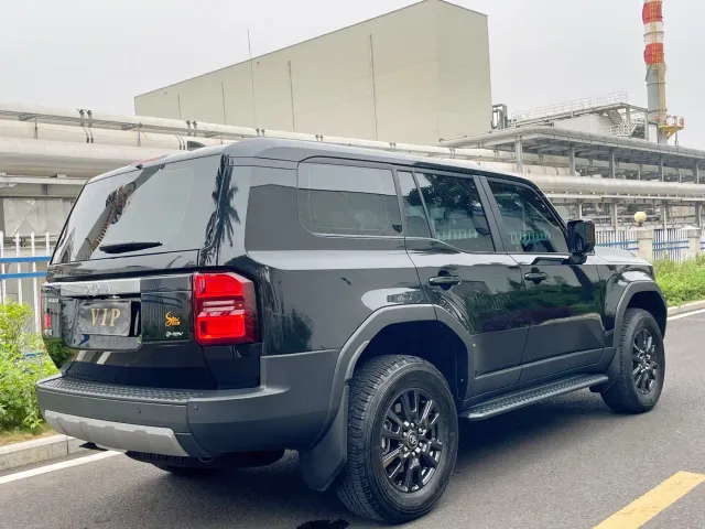 Toyota Prado — Фото автомобиля 8