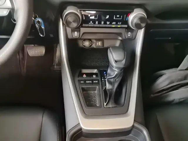 Toyota RAV4 — Фото автомобиля 13
