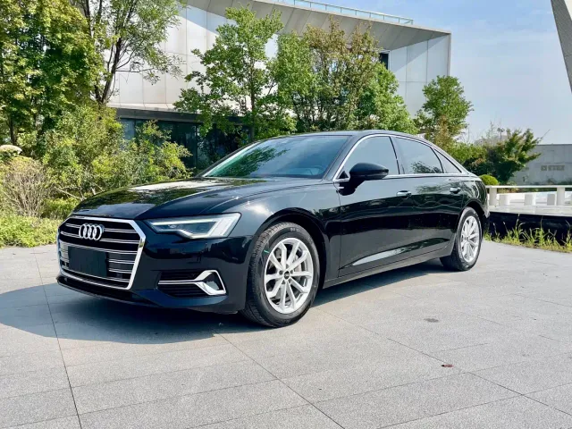 Фотография автомобиля — Audi A6L