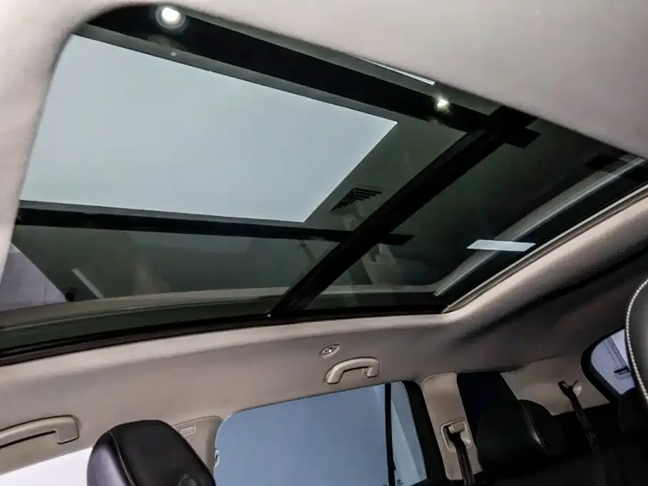 Audi Audi Q6 2024 40 TFSI quattro Cloud View Yulin Package 7-seater — Фото автомобиля 12