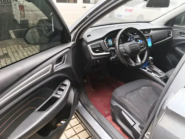 Roewe RX3 — Фото автомобиля 15