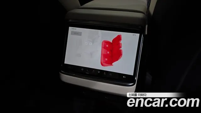 Tesla Model S — Фото автомобиля 27