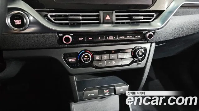 Kia Niro — Фото автомобиля 24