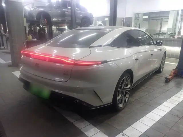 IM Motors L7 — Фото автомобиля 6
