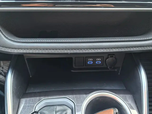 Toyota Crown Kluger — Фото автомобиля 24