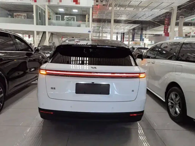 Li Auto i6 — Фото автомобиля 5