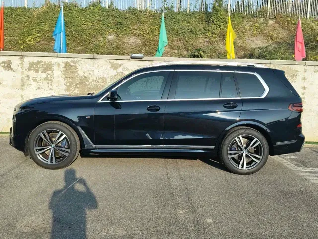 BMW X7 — Фото автомобиля 7