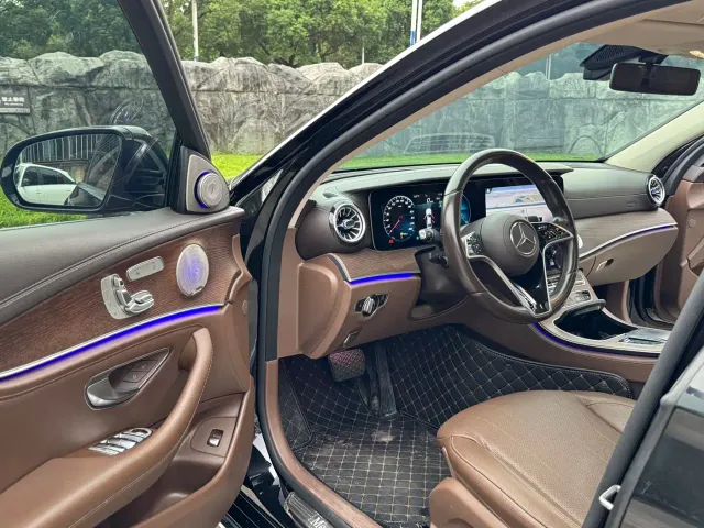Mercedes-Benz E-Class — Фото автомобиля 7