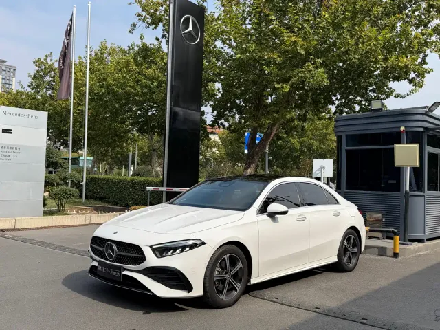 Mercedes-Benz A-Class — Фото автомобиля 3
