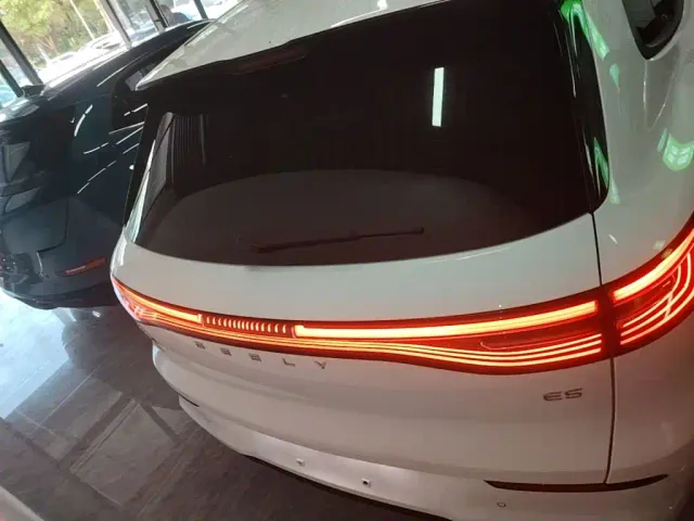 Geely Galaxy E5 — Фото автомобиля 5