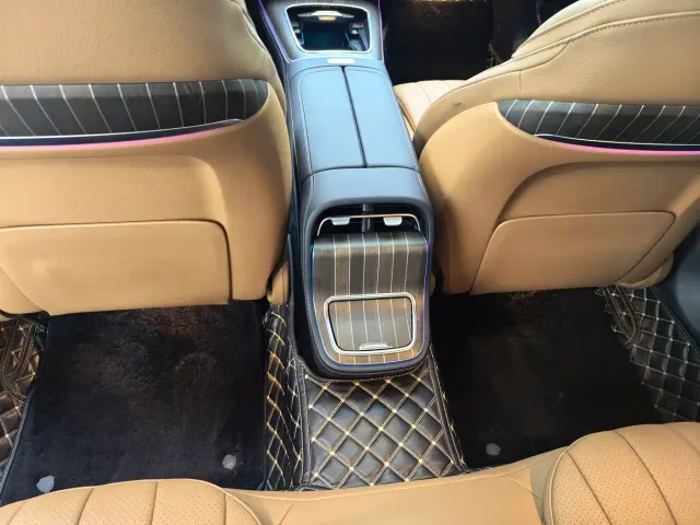 Mercedes-Benz E-Class — Фото автомобиля 8