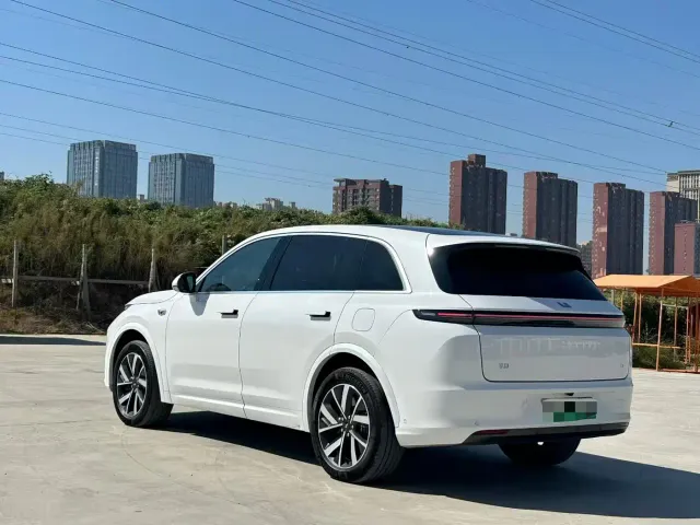 Li Auto L7 — Фото автомобиля 9