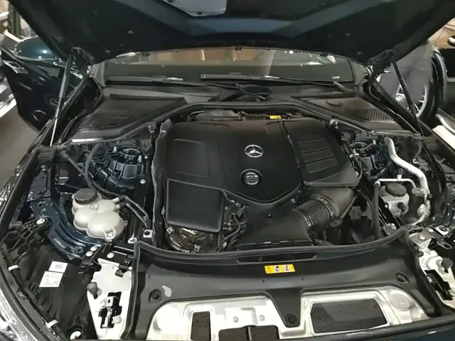 Mercedes-Benz E-Class — Фото автомобиля 24