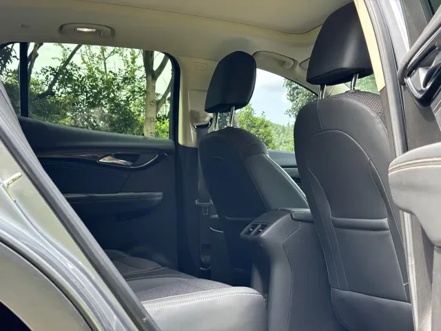 Buick Envision S — Фото автомобиля 12